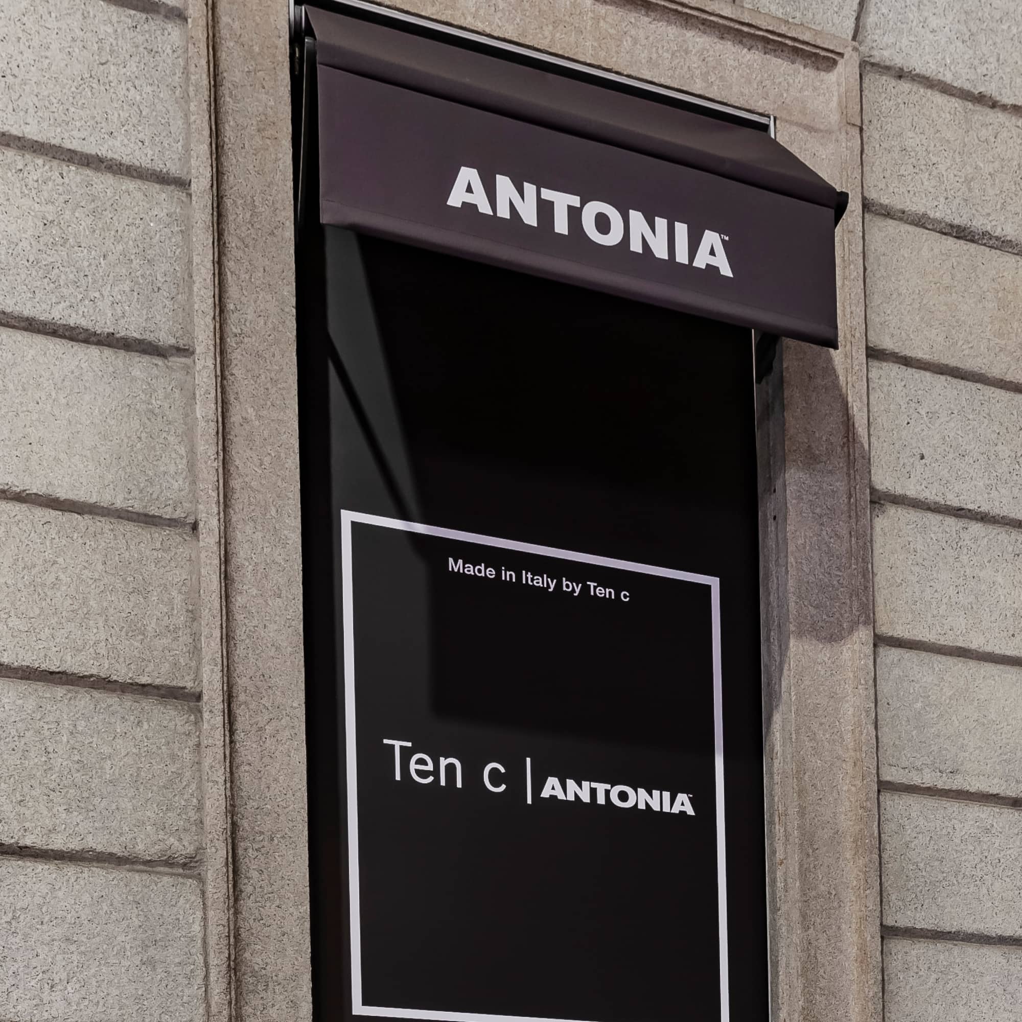 Ten C | Antonia